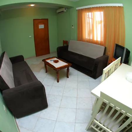 Apartment Alvin Sarande
