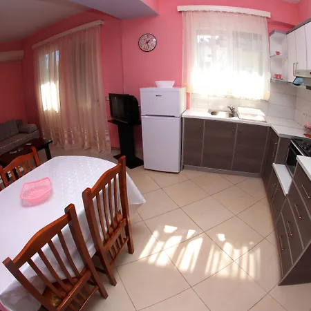 Apartment Alvin Sarande