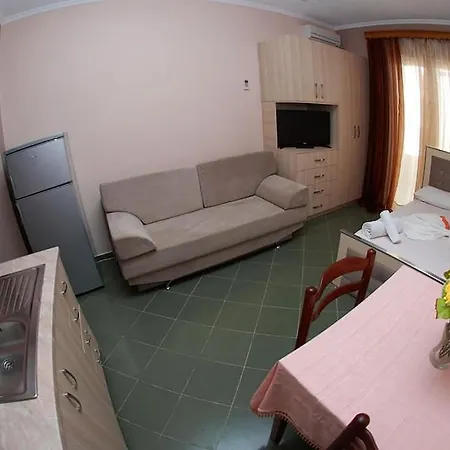 Alvin Apartment *