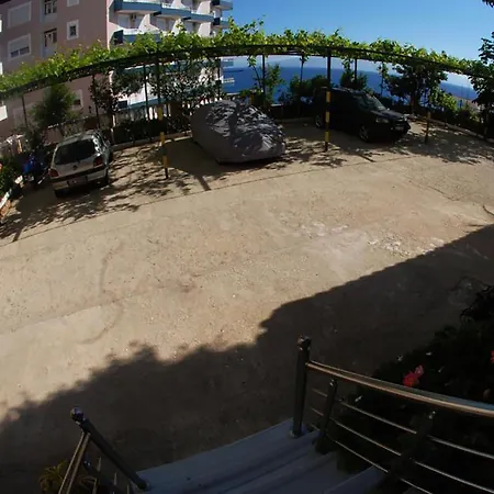 Alvin Apartment